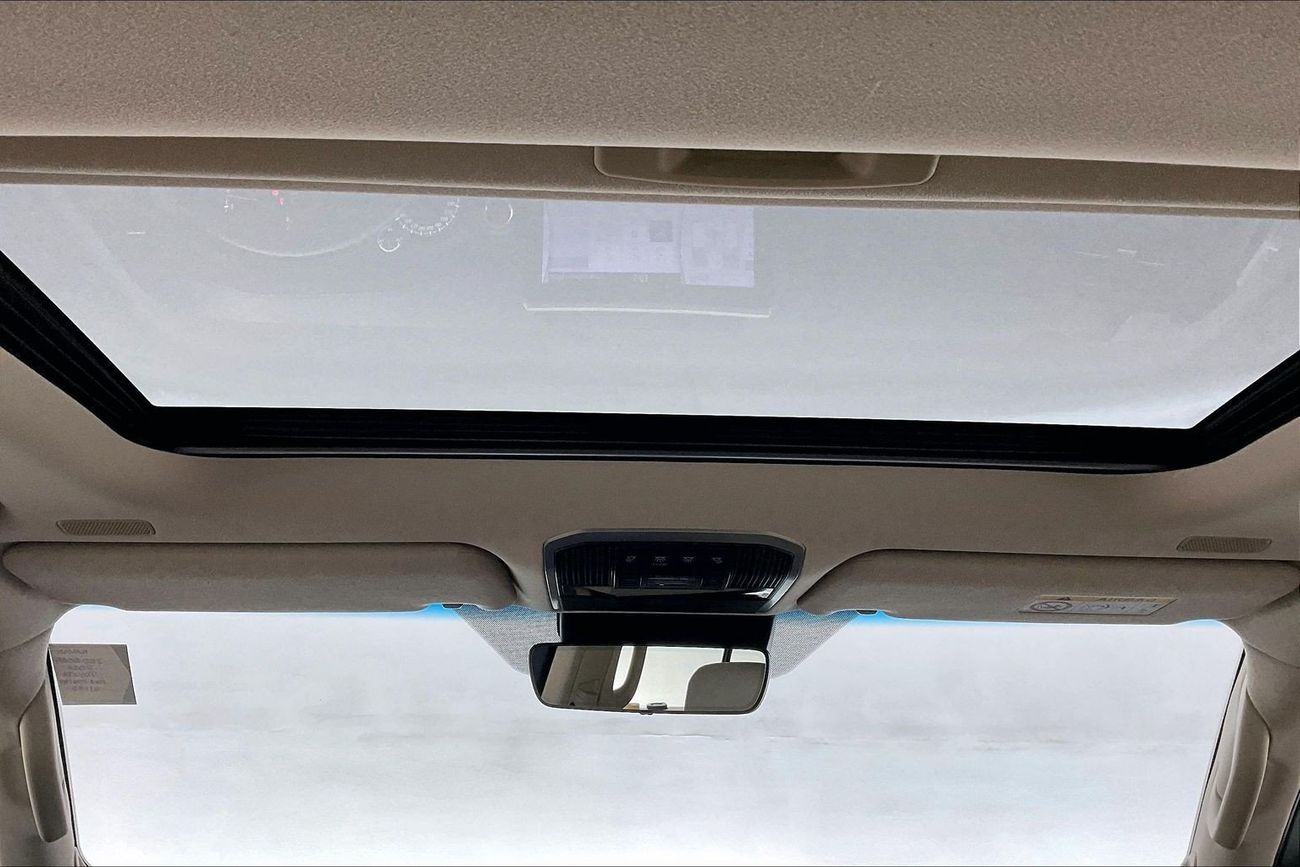 تويوتا لاند كروزر GXR | National Day Celebration | شامل الضمان | 0 ﺪﻔﻋﺓ ﺃﻮﻟﻯ