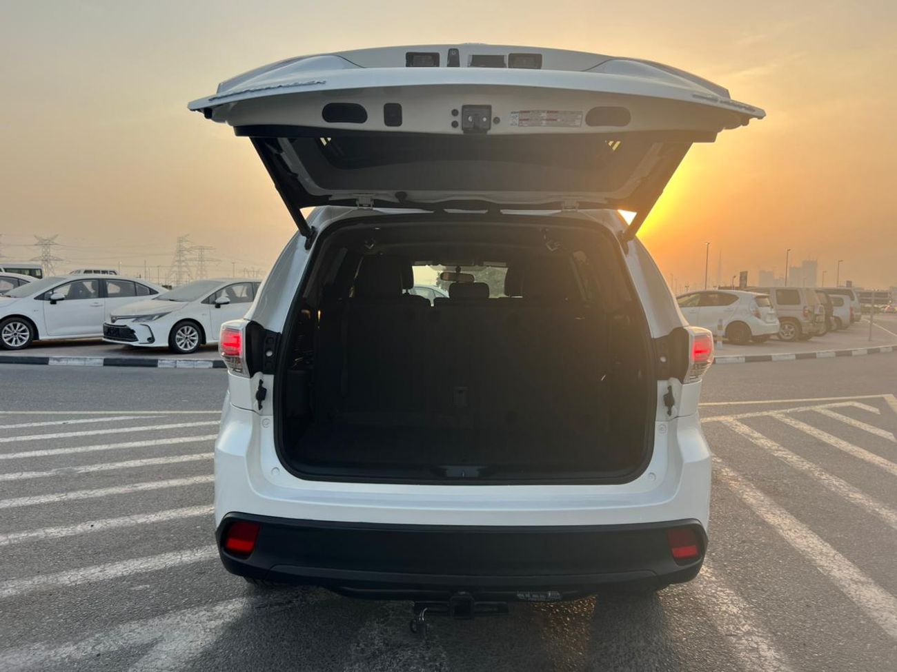 Toyota Highlander 2015Toyota Highlander  -3.5L-V6 -AWD 4x4 - Rear CAM -Automatic seat -trunk Automatic-