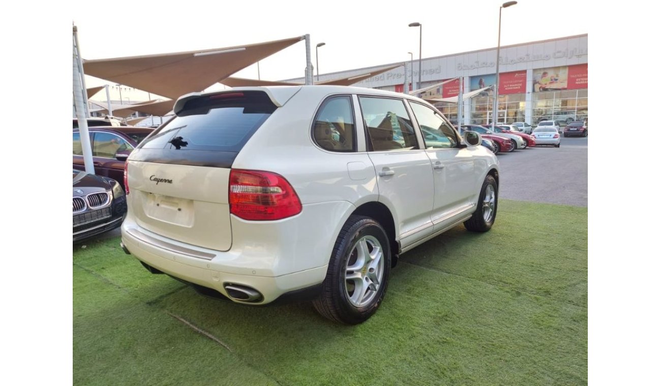 Porsche Cayenne PORSHE CAYENNE MODEL 2008 GCC NUMBER ONE LEATHER SEATS SUN ROOF VERY  GOOD CONDITION