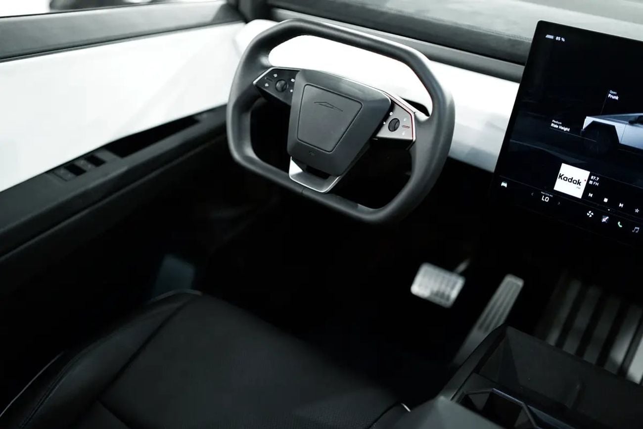 Tesla Cybertruck invincible edition - Brand New!
