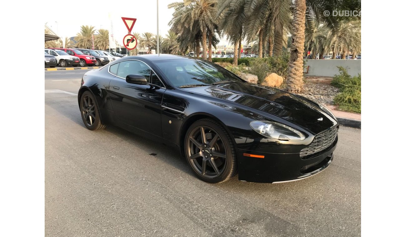 Aston Martin Vantage BASE 2DR COUPE - GCC SPECS - V8 - 4.3 L - 2008