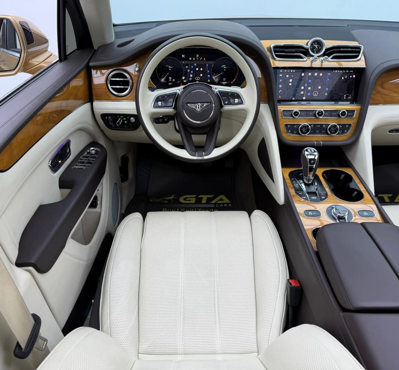 بنتلي بينتايجا 2022 Bentley Bentayga V8, 2027 Bentley Warranty + Service Pack, Full Bentley Service History, GCC