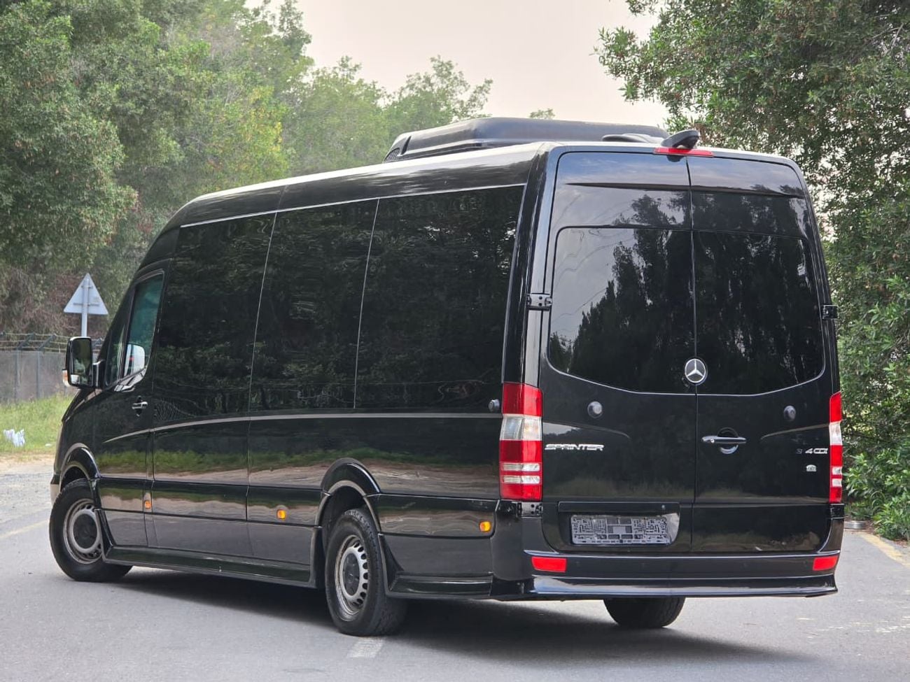 مرسيدس بنز سبرينتر MERCEDES SPRINTER 2018 DIESEL // VIP ROOM // TV // BATHROOM IN SIDE // PERFECT CONDITION //9 SEATS