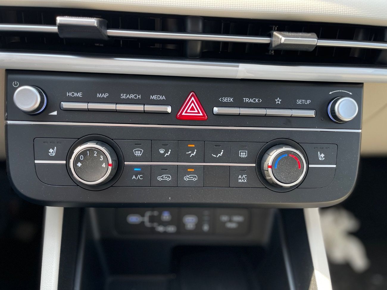 Hyundai Tucson Comfort 2.0L Double tone 2.0L