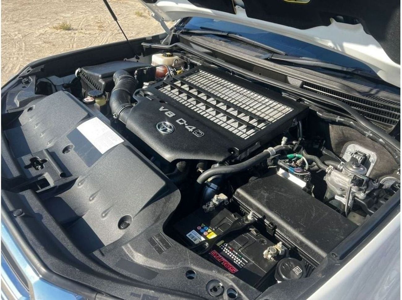 تويوتا لاند كروزر Diesel 4.5 Liter Right Hand Drive SAHARA Sunroof Cool Box Leather Power Seats