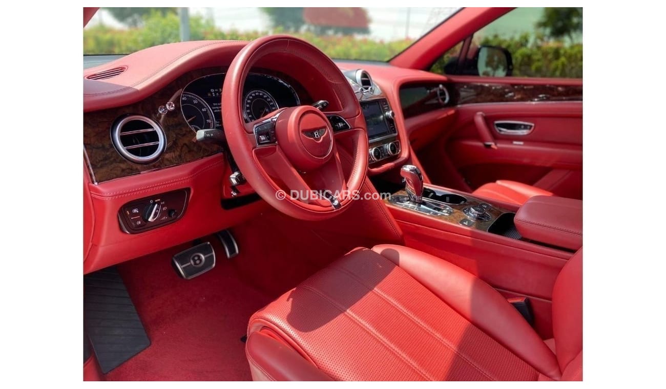 Bentley Bentayga Std GCC SPEC LESS KILOMETER