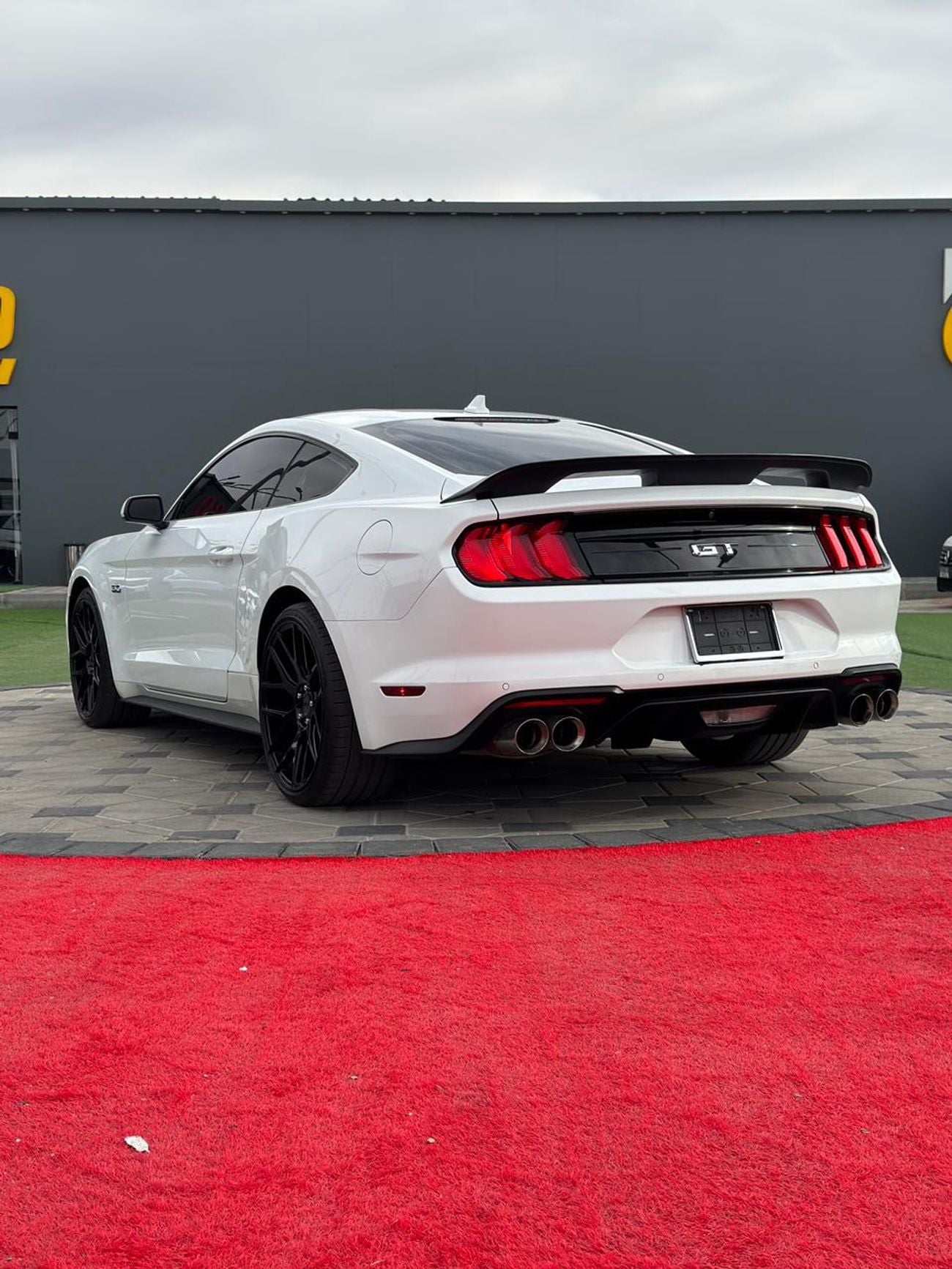 Ford Mustang GT Premium 5.0L V8