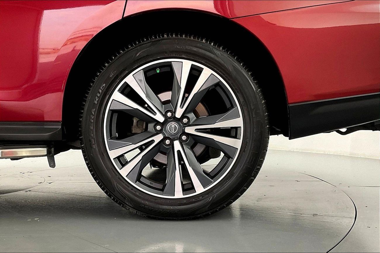 Nissan Pathfinder SV