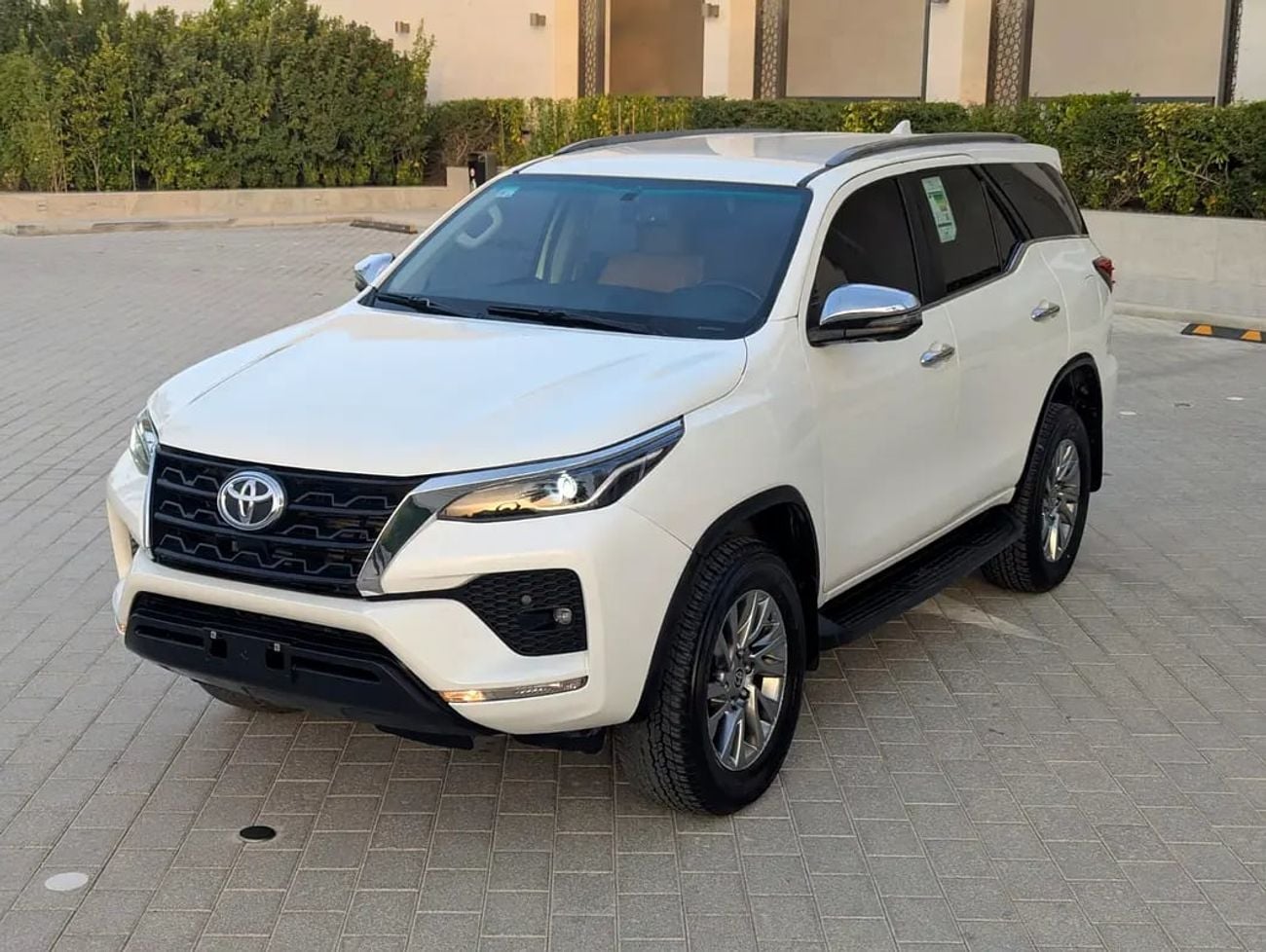 Toyota Fortuner DIESEL VXR Full Option V4 2.8L