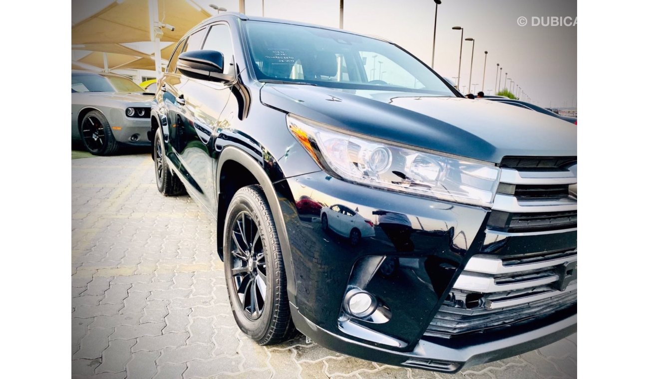 Used Toyota Highlander For sale 2018 for sale in Dubai - 559125