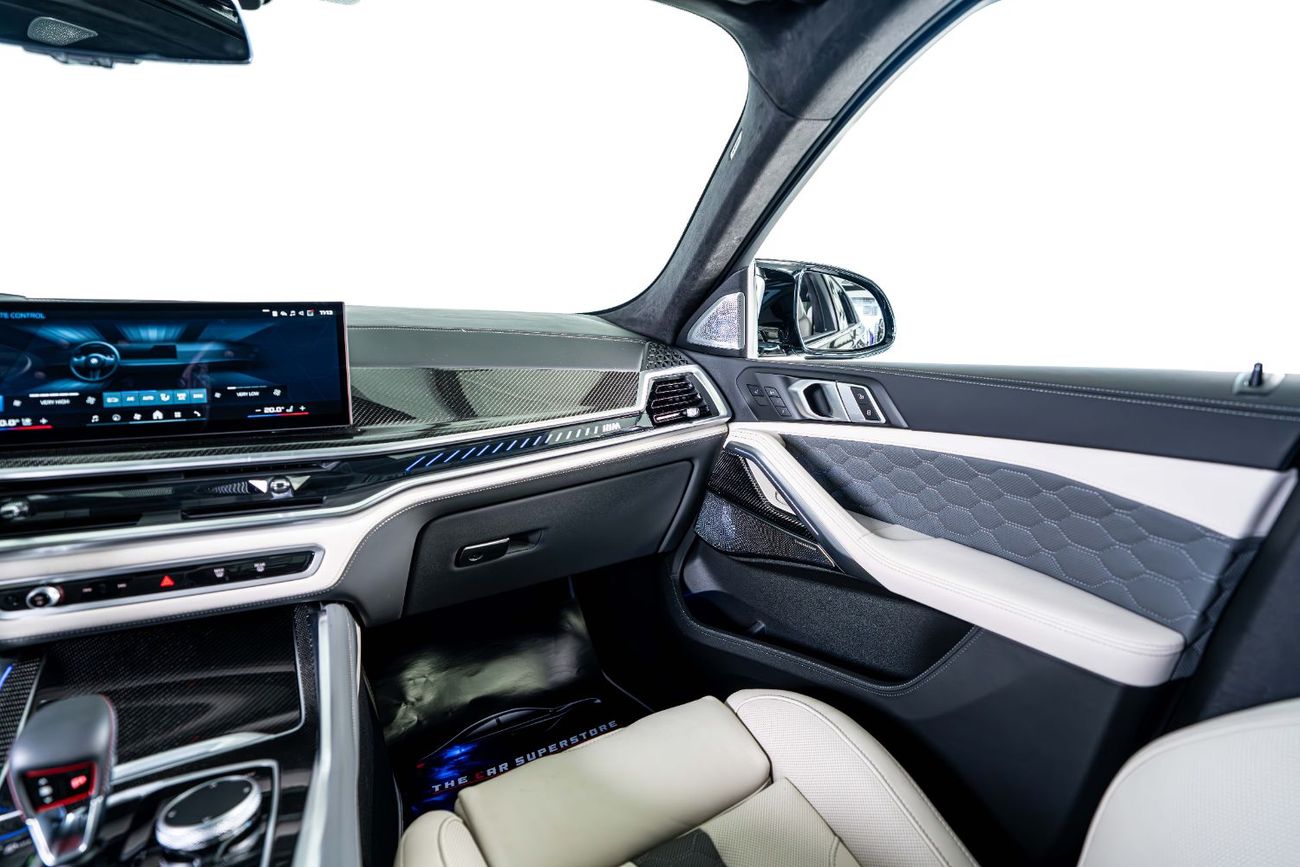 BMW X6M Competition 4.4L Full Option - 2025 - Brand New - Twin-turbo 4.4L V8