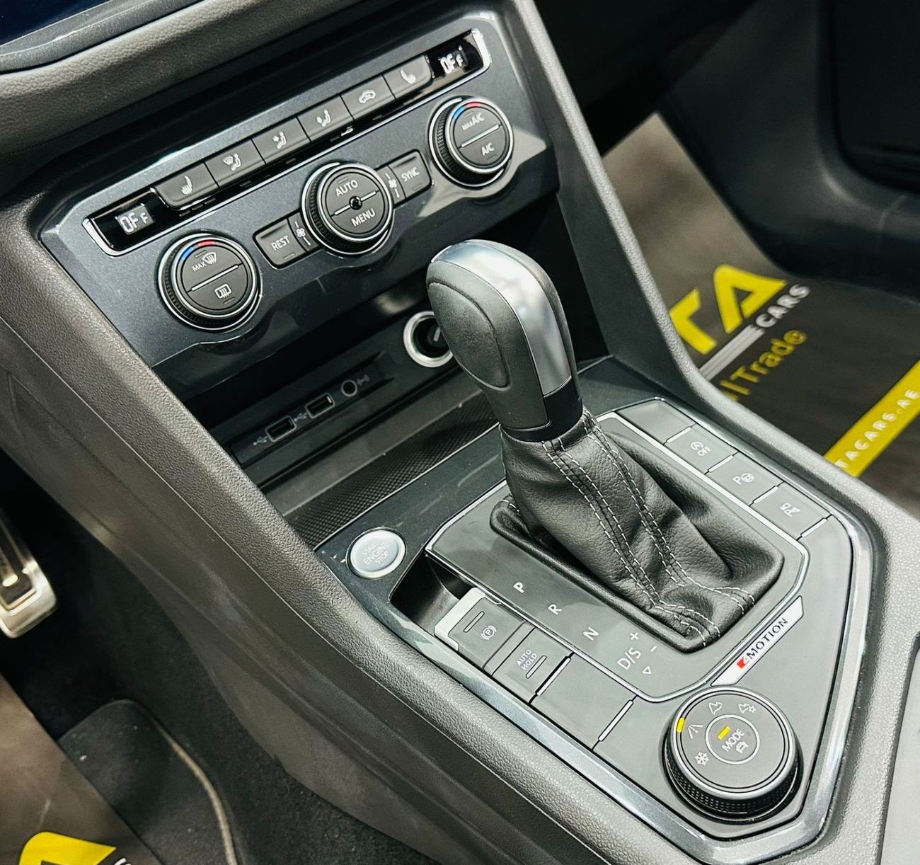 فولكس واجن تيجوان 2020 Volkswagen Tiguan R-Line Black Edition, March 2025 VW Warranty, Full VW Service History, GCC