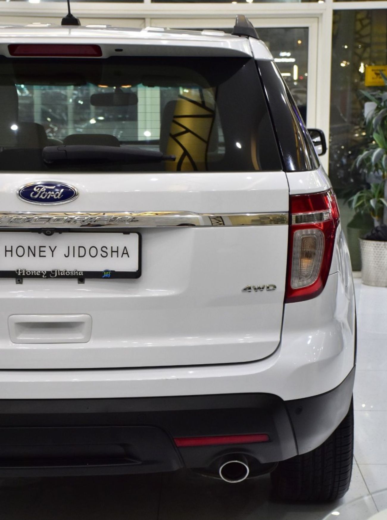 Ford Explorer EXCELLENT DEAL for our Ford Explorer XLT ( 2015 Model ) in White Color GCC Specs