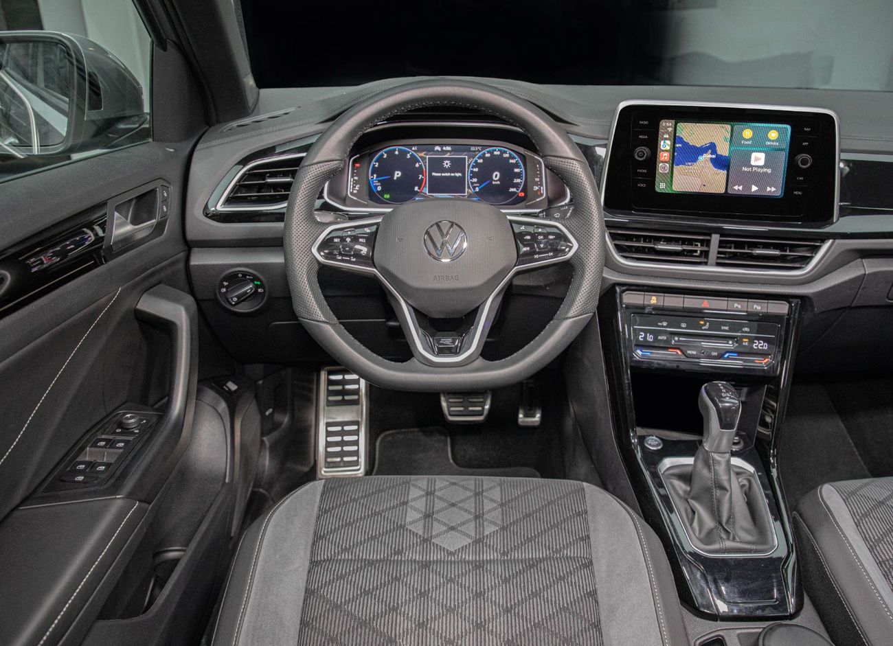 Volkswagen T ROC R-line 1.4L 1,450x60 • 20% DP • VW T-Roc R- Line 1.4 150 BHP • VW Warranty/Service • GCC