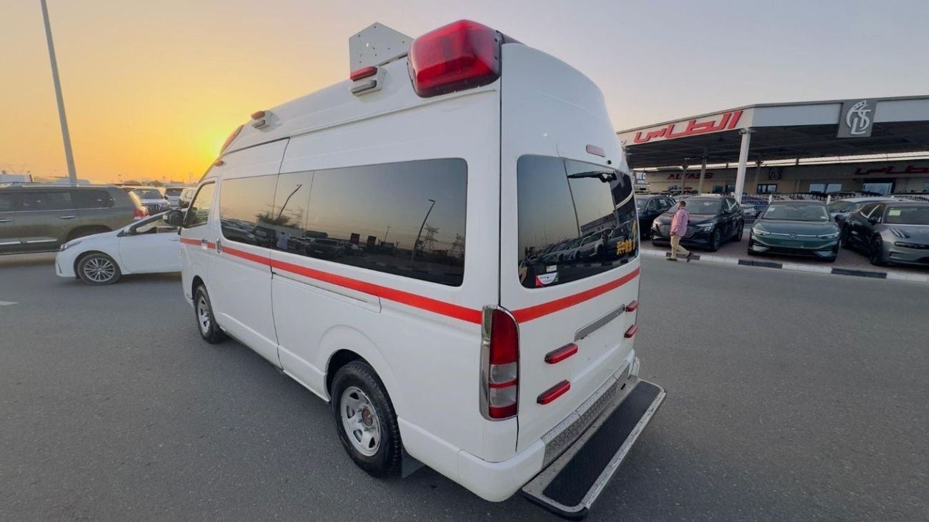 Toyota Hiace AMBULANCE | 2.7L PETROL | RHD | 2018 | CABINET FOR MEDICAL EQUIPEMENT