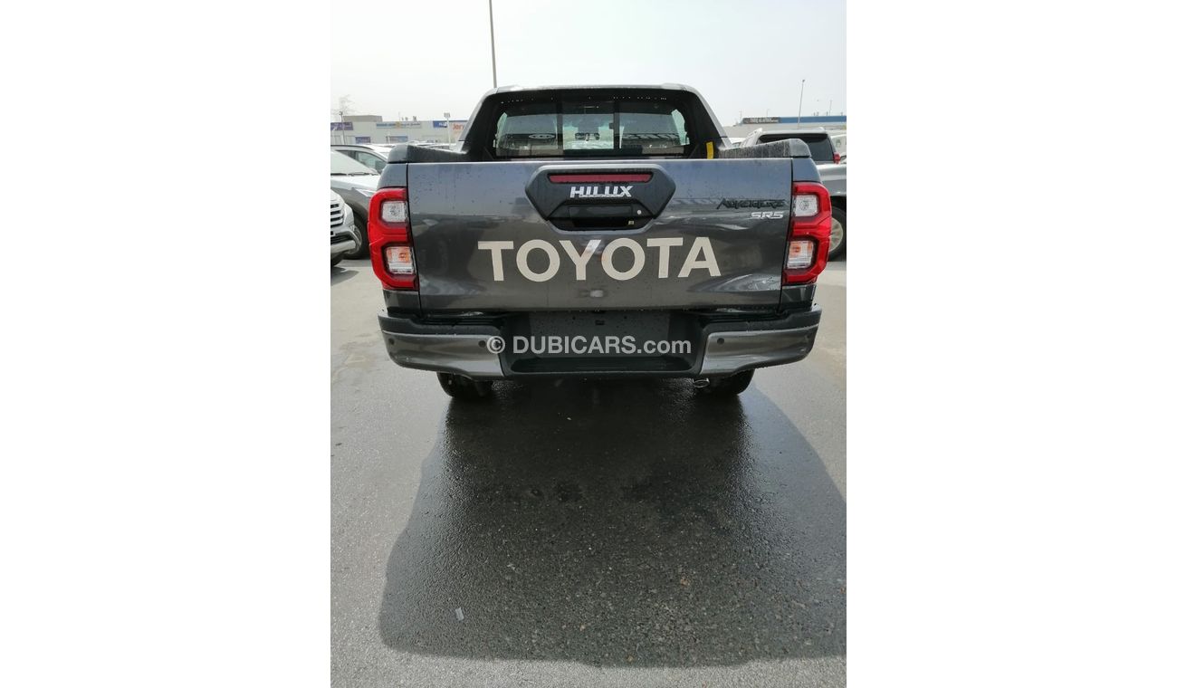 Toyota Hilux Adventure full petrol