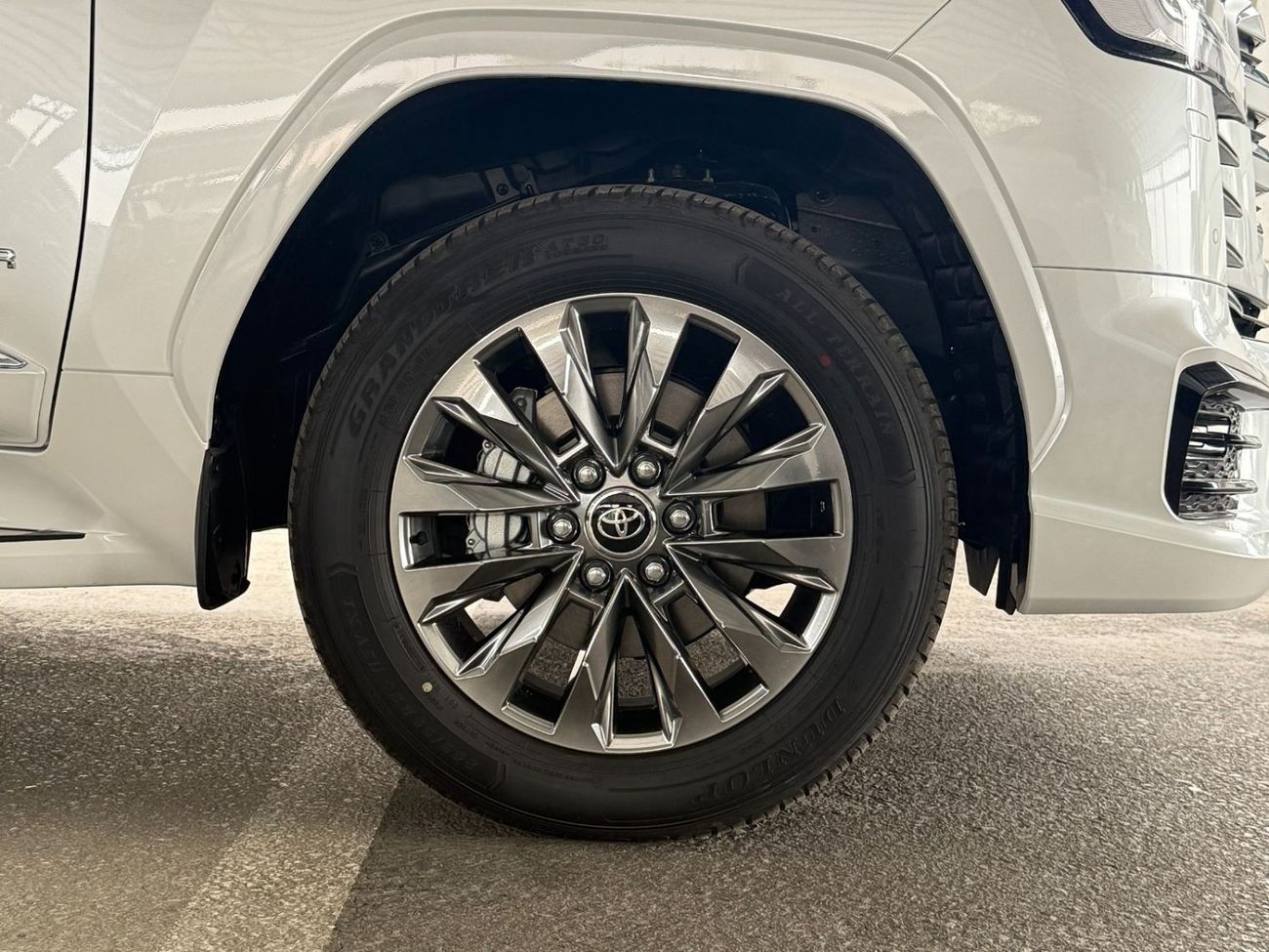 Toyota Land Cruiser 2026 LAND CRUISER VXR 3,3 TWINTURBO DIESEL  FULLY LOADED  **التصدير فقط خارج الخليج**EXPORT ONLY**