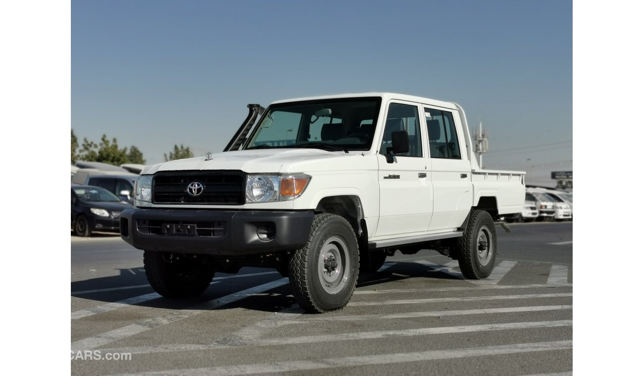 تويوتا لاند كروزر بيك آب 4.0L DIESEL, 16" TYRE, KEY START, XENON HEADLIGHTS (CODE # LCDC01)