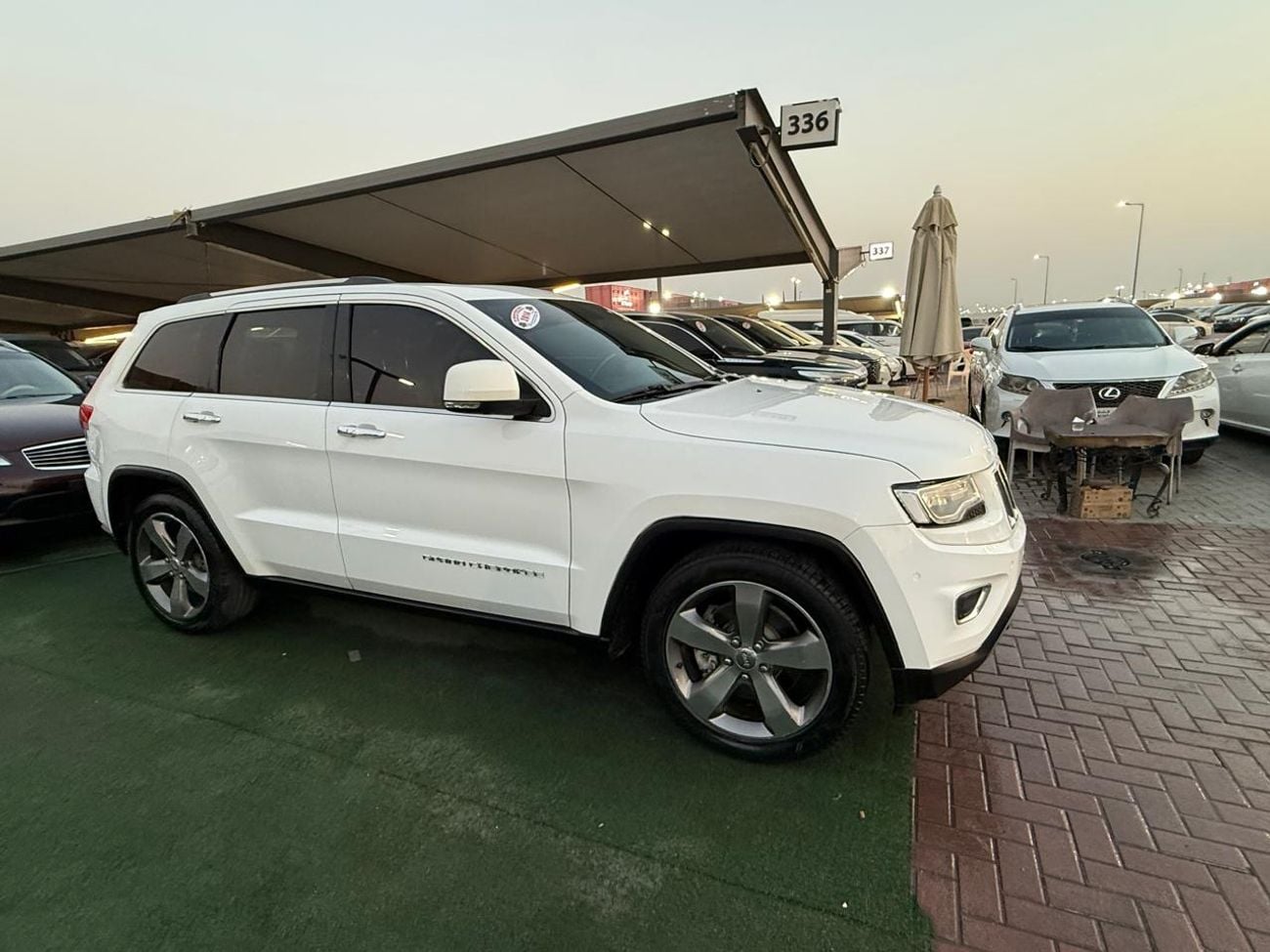 Jeep Cherokee LIMITED First Owner Top of the Line Limited Trim Excellent Condition