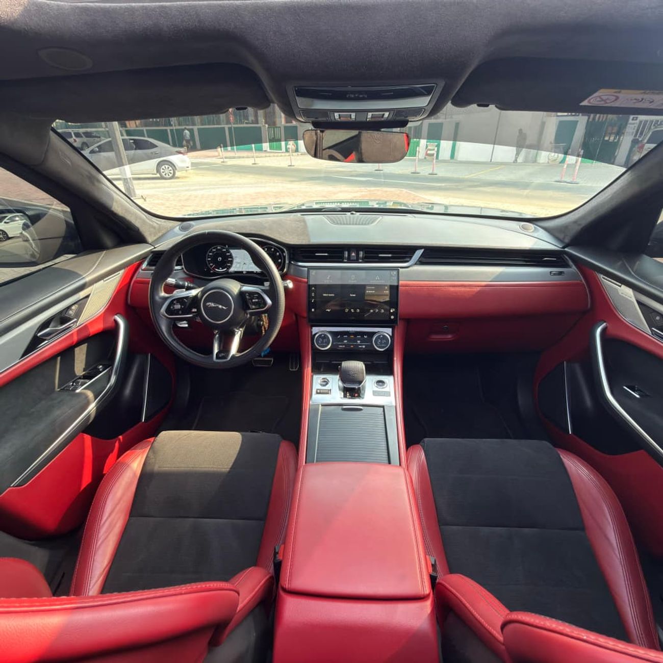 جاكوار F بيس SVR 5.0L