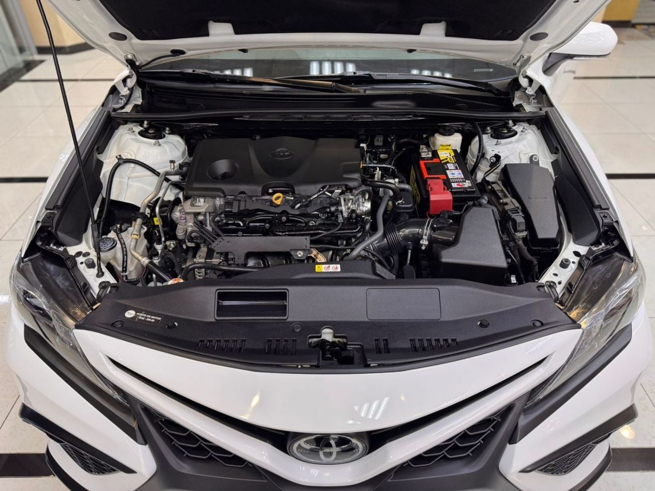 تويوتا كامري SE 2.5L (181 HP)