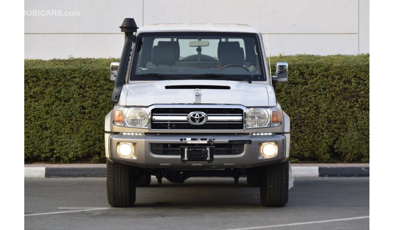 تويوتا لاند كروزر بيك آب 79 DOUBLE CAB LIMITED V8 4.5L TURBO DIESEL 6 SEAT MANUAL TRANSMISSION