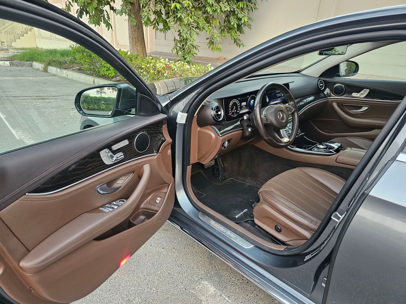 مرسيدس بنز E200