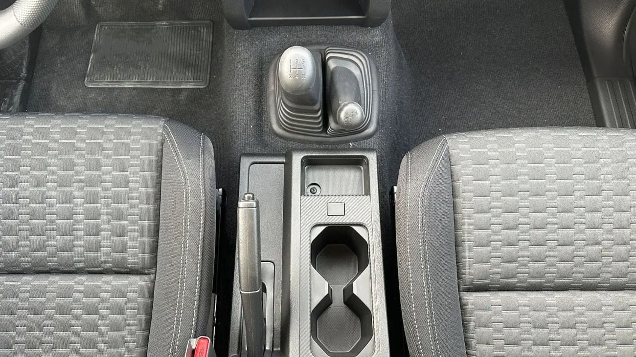 ميتسوبيشي L200 GLS 2.4L Petrol DC 4WD Manual