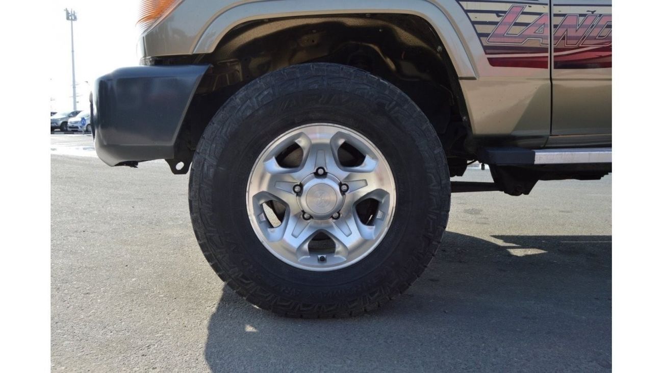 تويوتا لاند كروزر بيك آب Full option clean car