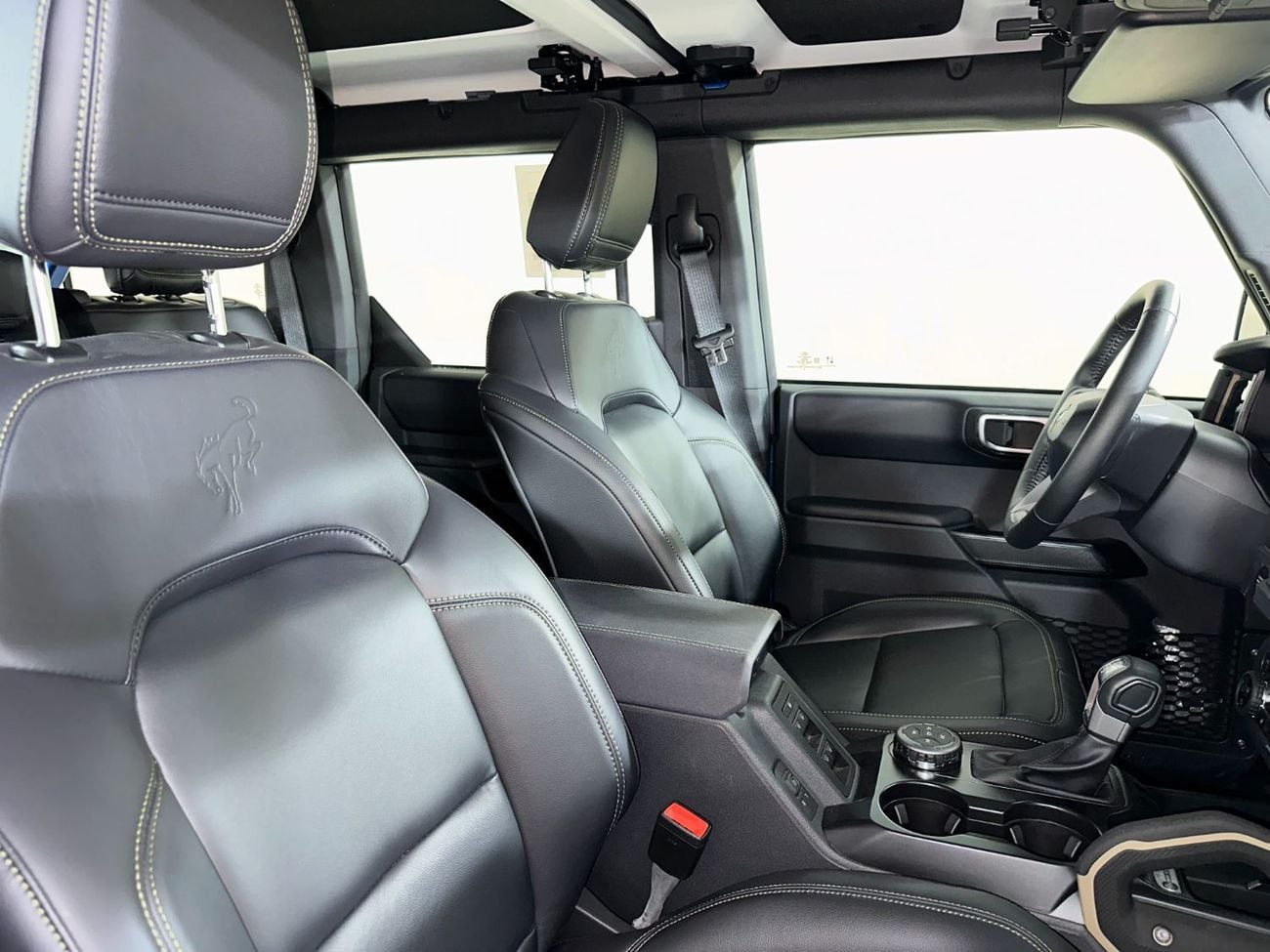فورد برونكو BADLANDS B4D4725B/Al TAYER MOTORS AL QOUZ SHOWROOM