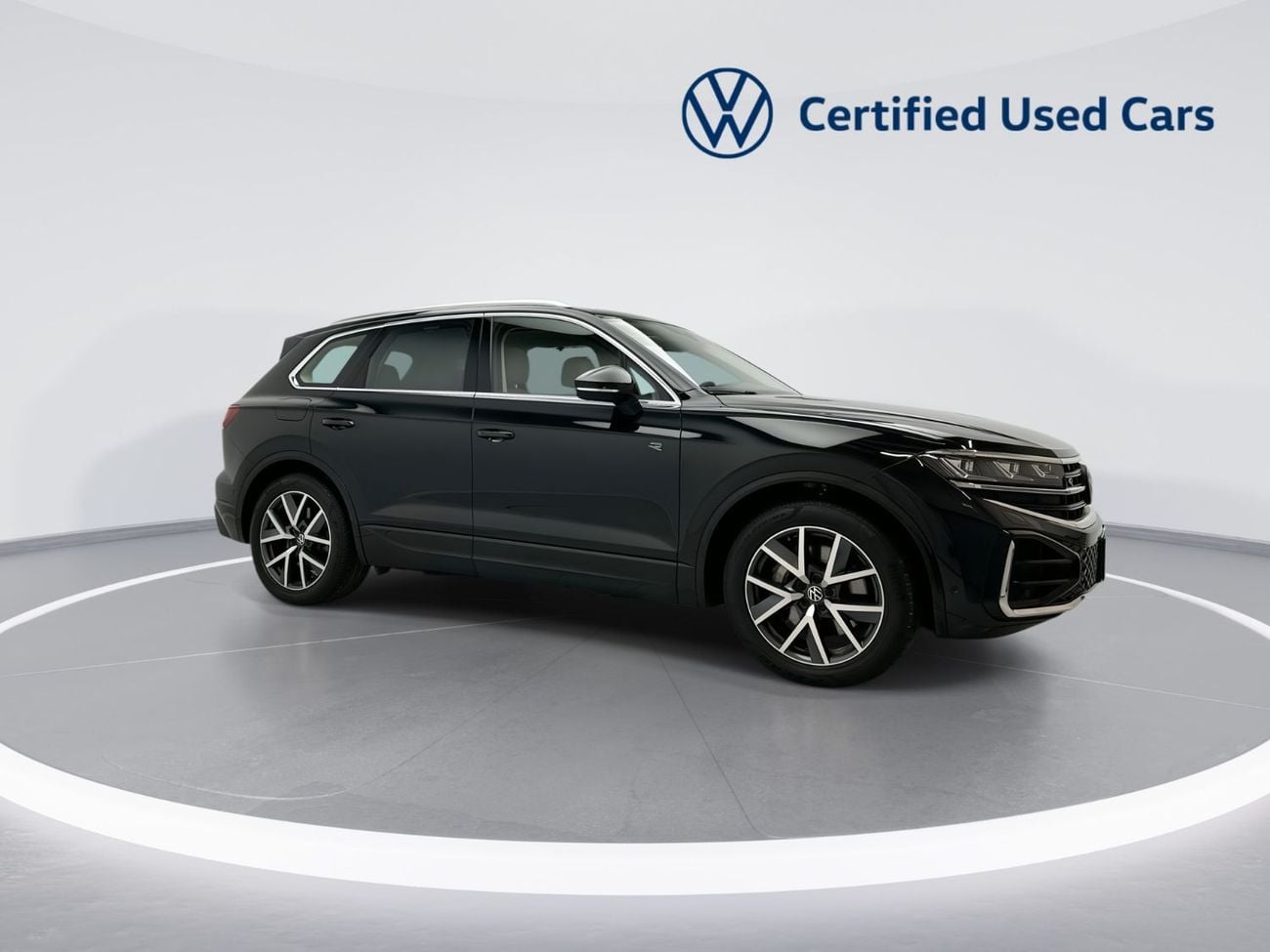 Volkswagen Touareg R-LINE + 3L | Premium Varenna Leather | Massage Seats | Panoramic Sunroof & Advanced Driver Assistance