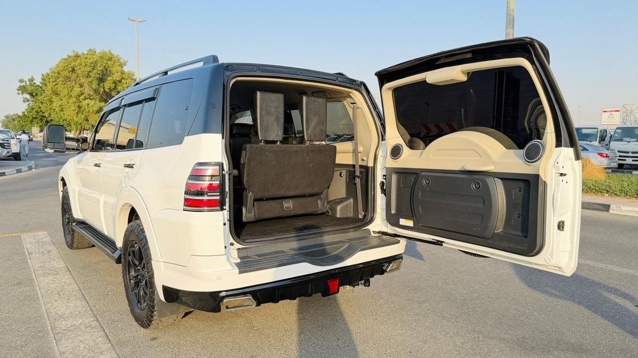 ميتسوبيشي باجيرو -