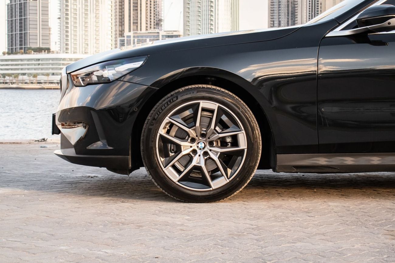 بي أم دبليو 520i M SPORT PRO 