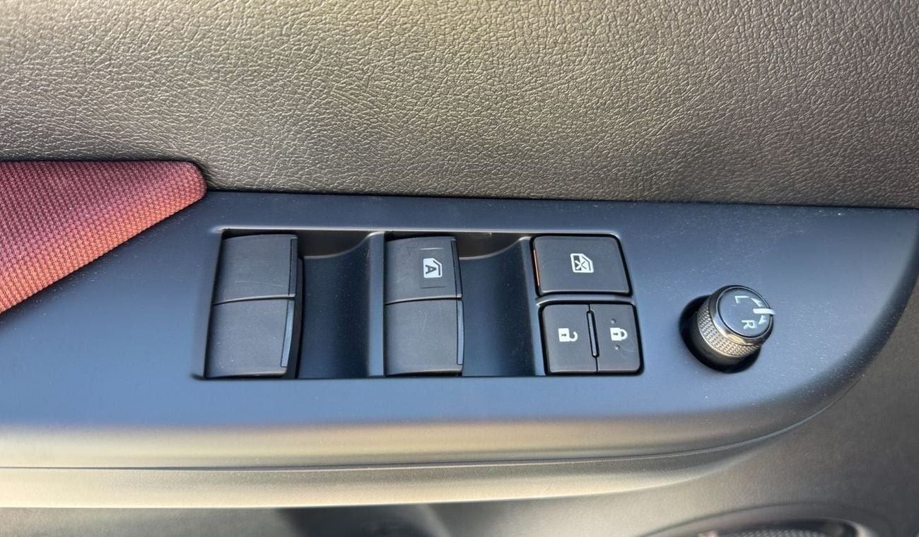 تويوتا هيلوكس TOYOTA HILUX DOUBLE CABIN MT DLX 2.4 MT 4x4 6 SEATER