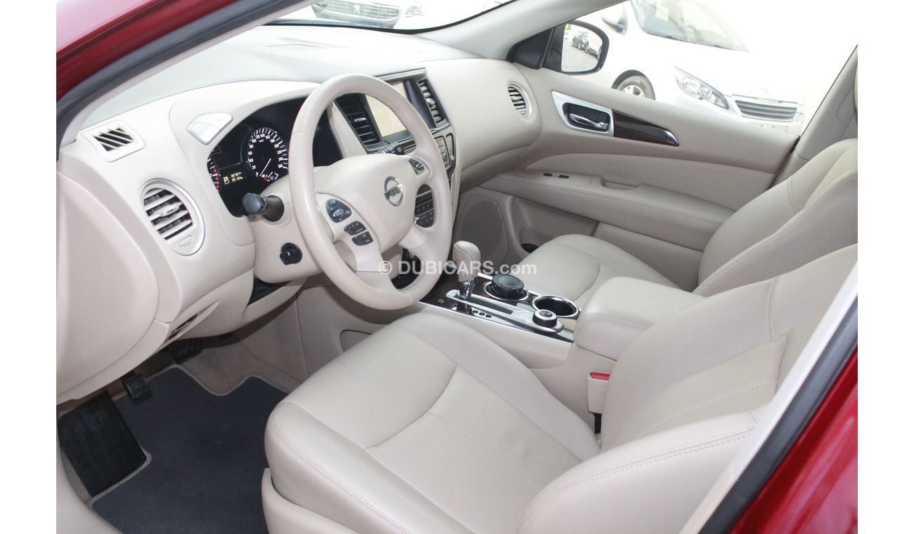 نيسان باثفايندر 3.5L V6 SV 2015 WITH REAR CAMERA SUNROOF