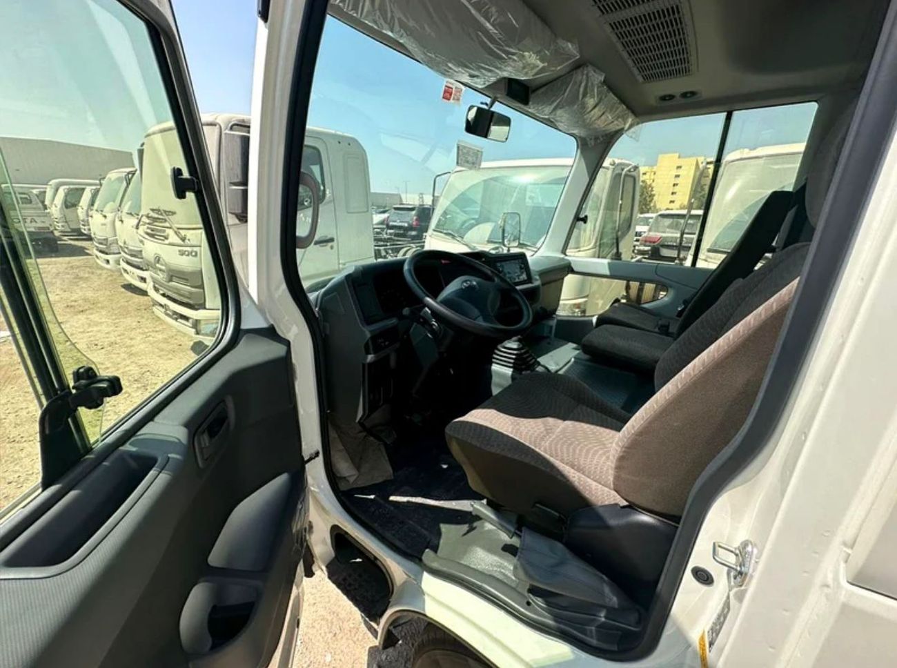 تويوتا كوستر 2.7L (23-Seater)