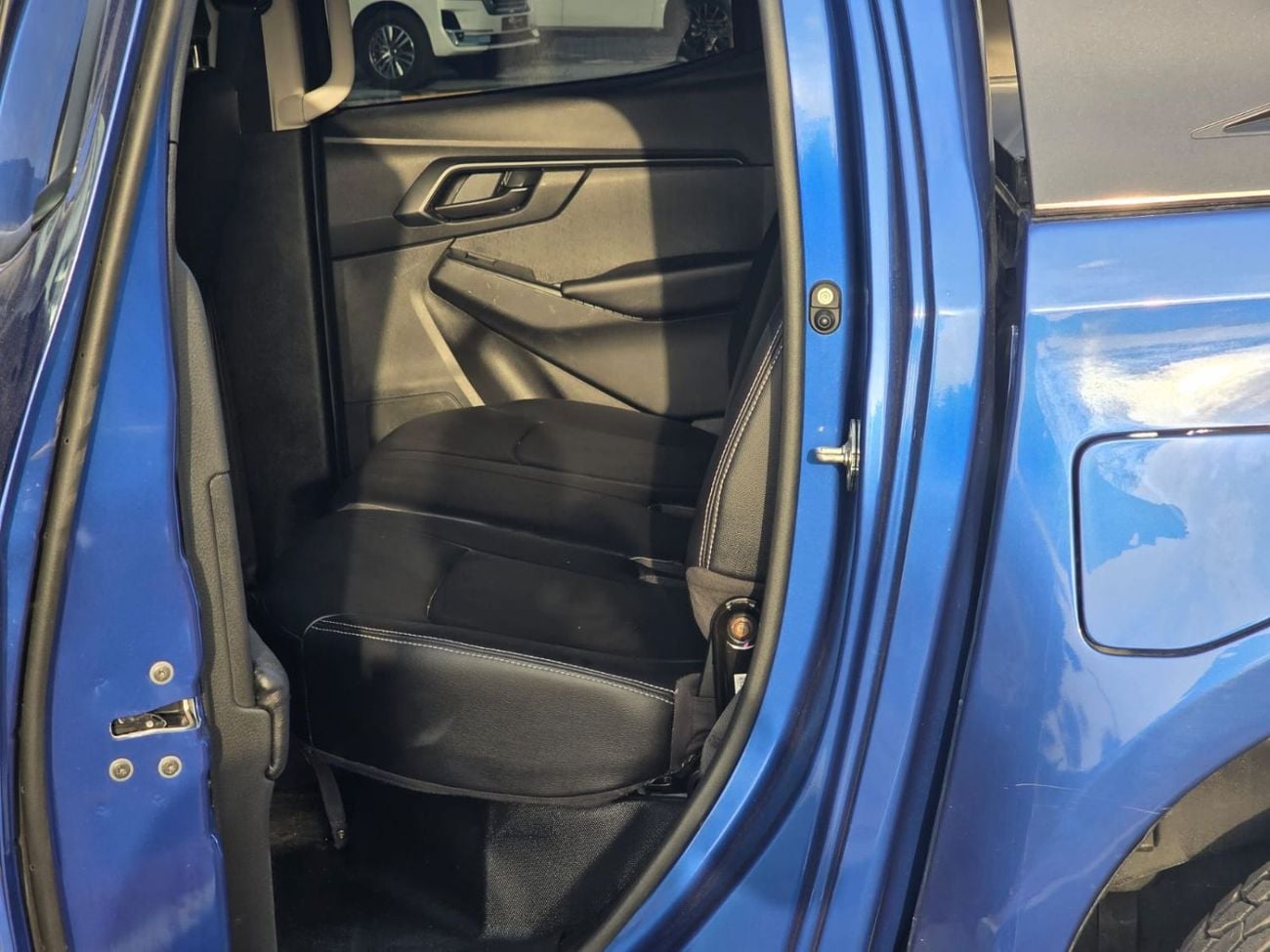 إيسوزو D ماكس -