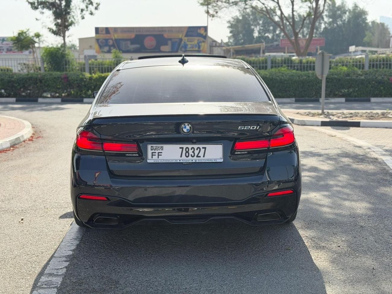 BMW 520i Std 2.0L 2021 European specs | Full Option | No Accidents and No paint