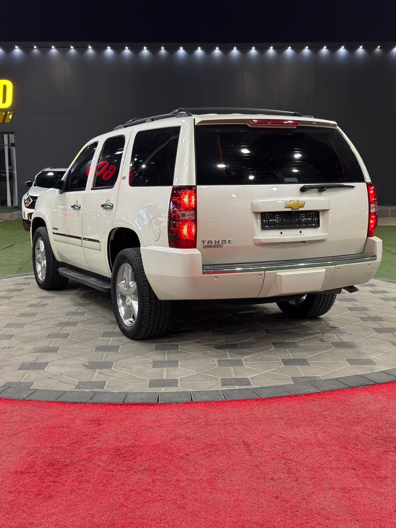 Chevrolet Tahoe LTZ 5.3L 4WD (8 Seater)