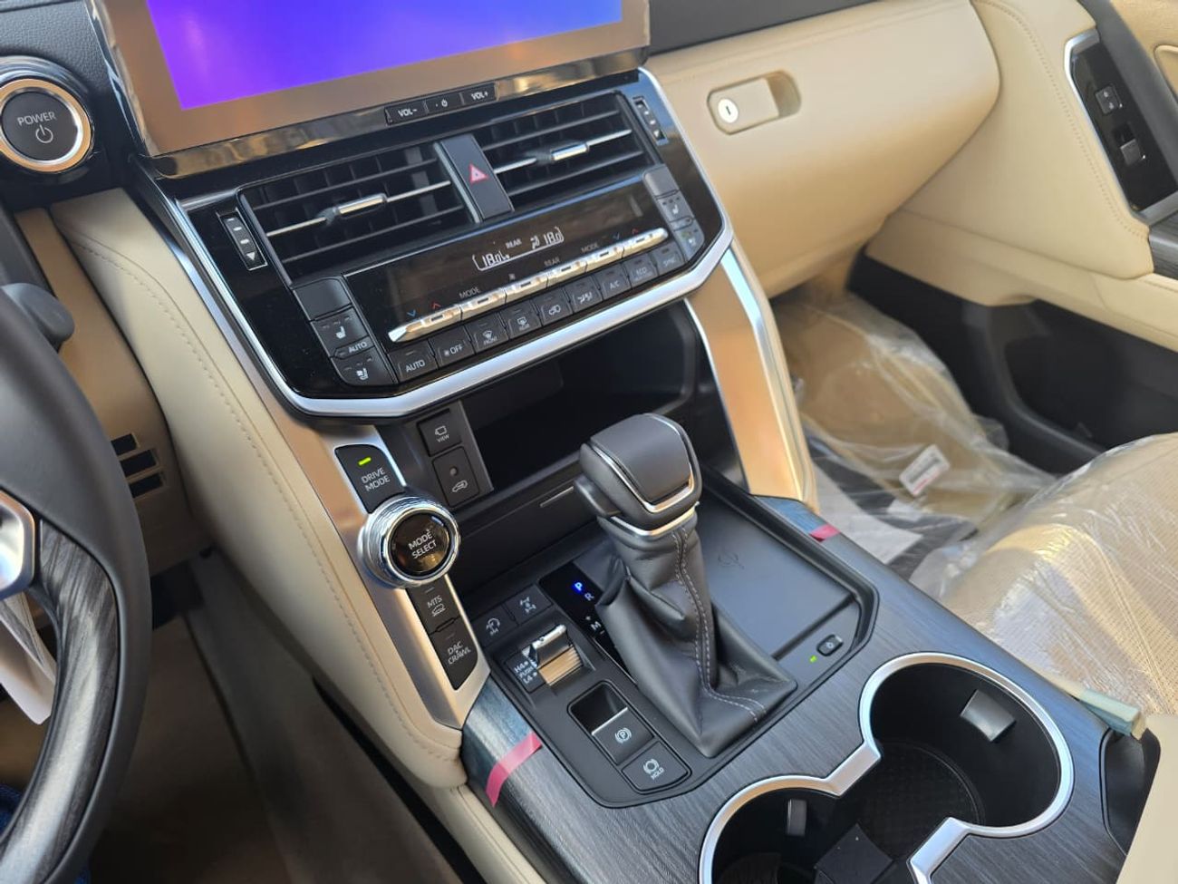 تويوتا لاند كروزر 3.5T VXR Hybrid