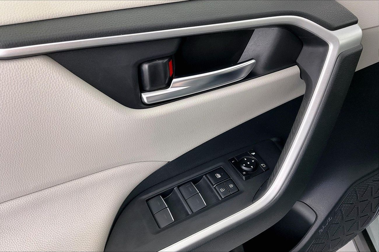 Chevrolet Captiva Premier | 1 year free warranty | 0 Down Payment