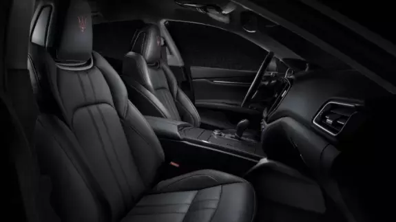 Maserati Quattroporte interior - Front Seats