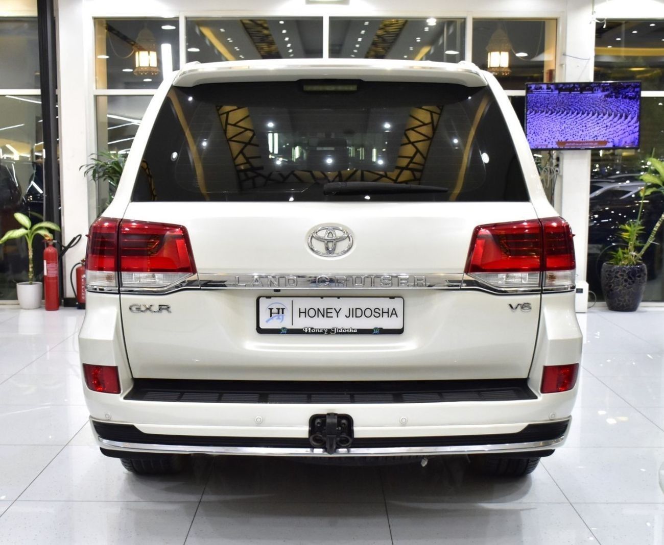 تويوتا لاند كروزر EXCELLENT DEAL for our Toyota Land Cruiser GXR ( 2018 Model ) in White Color GCC Specs