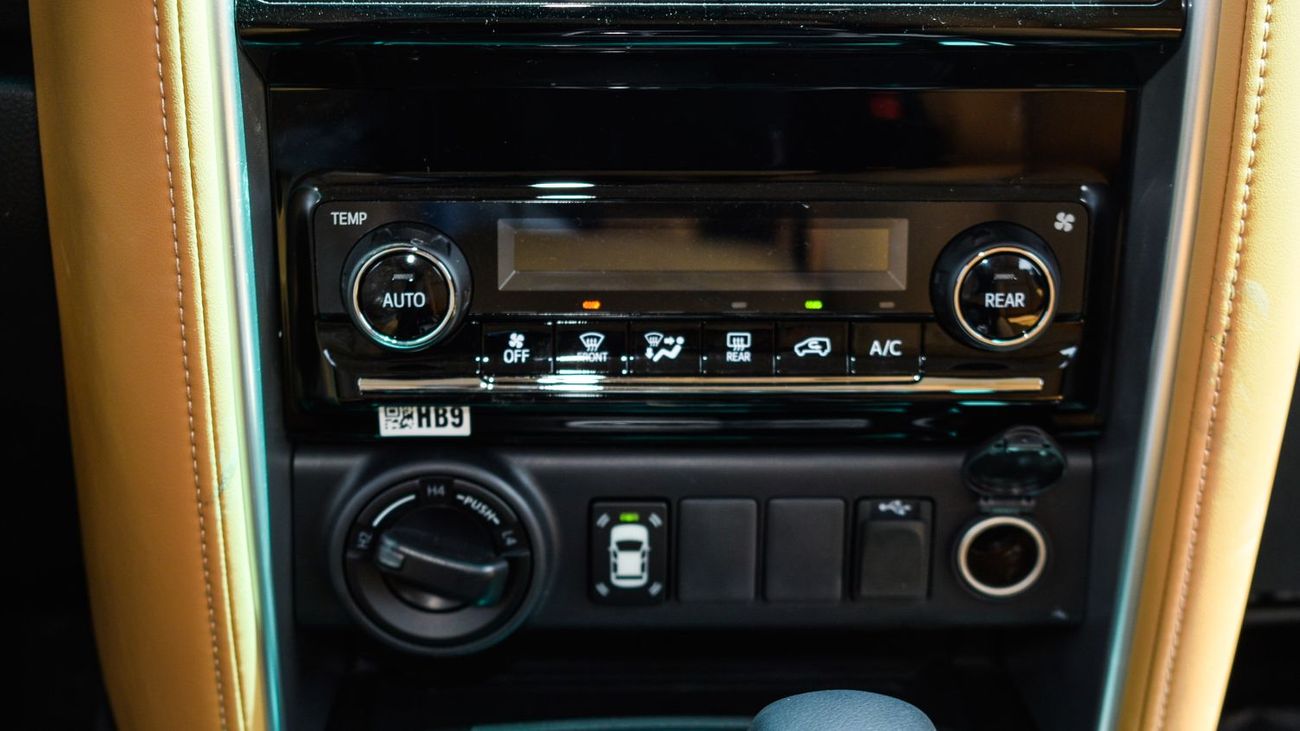 Toyota Fortuner ECT0026 - Toyota Fortuner 4.0L Petrol Auto 4wd V6 White