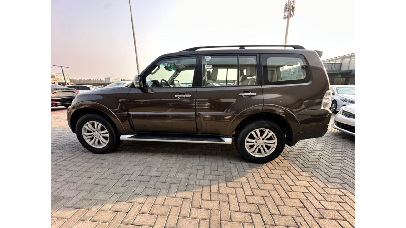 Mitsubishi Pajero GLS Highline خليجي خاليه من الحوادث