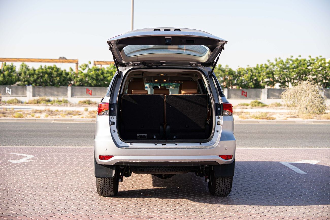 Toyota Fortuner 2.7 - Silver Metallic Inside Chamois | Export Only