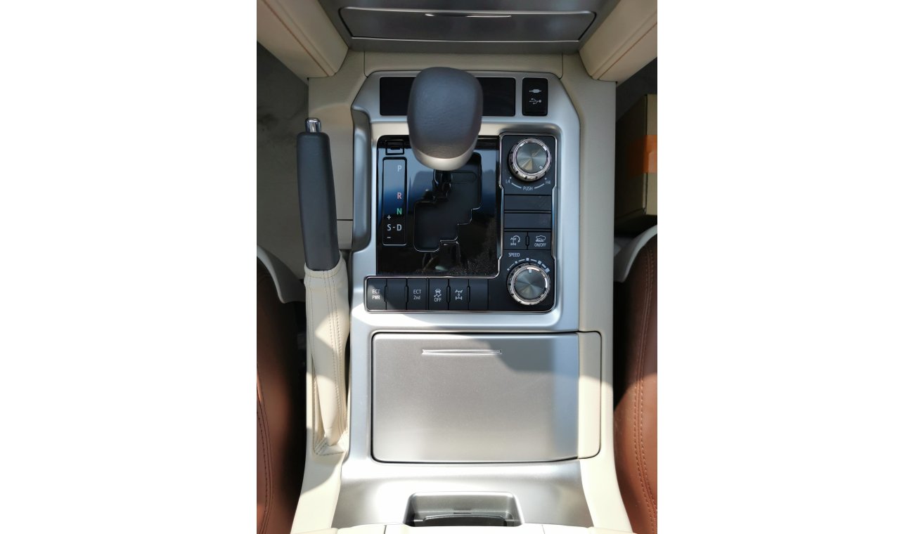 تويوتا لاند كروزر 4.5L Diesel, 18" Alloy Rims, LED HeadLight, Fog Lamps, Push Start, Cruise Control, CODE-LCS20