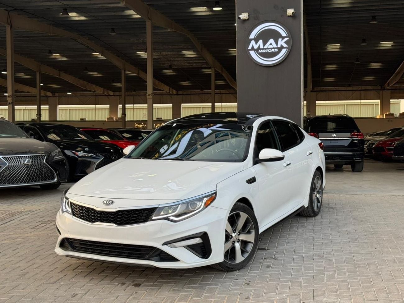Kia Optima Si 2.4L 2.4L V4 / PANORAMIC SUNROOF / LEATHER / ROAD ASSIST / RIMS / IN PERFECT CONDITION
