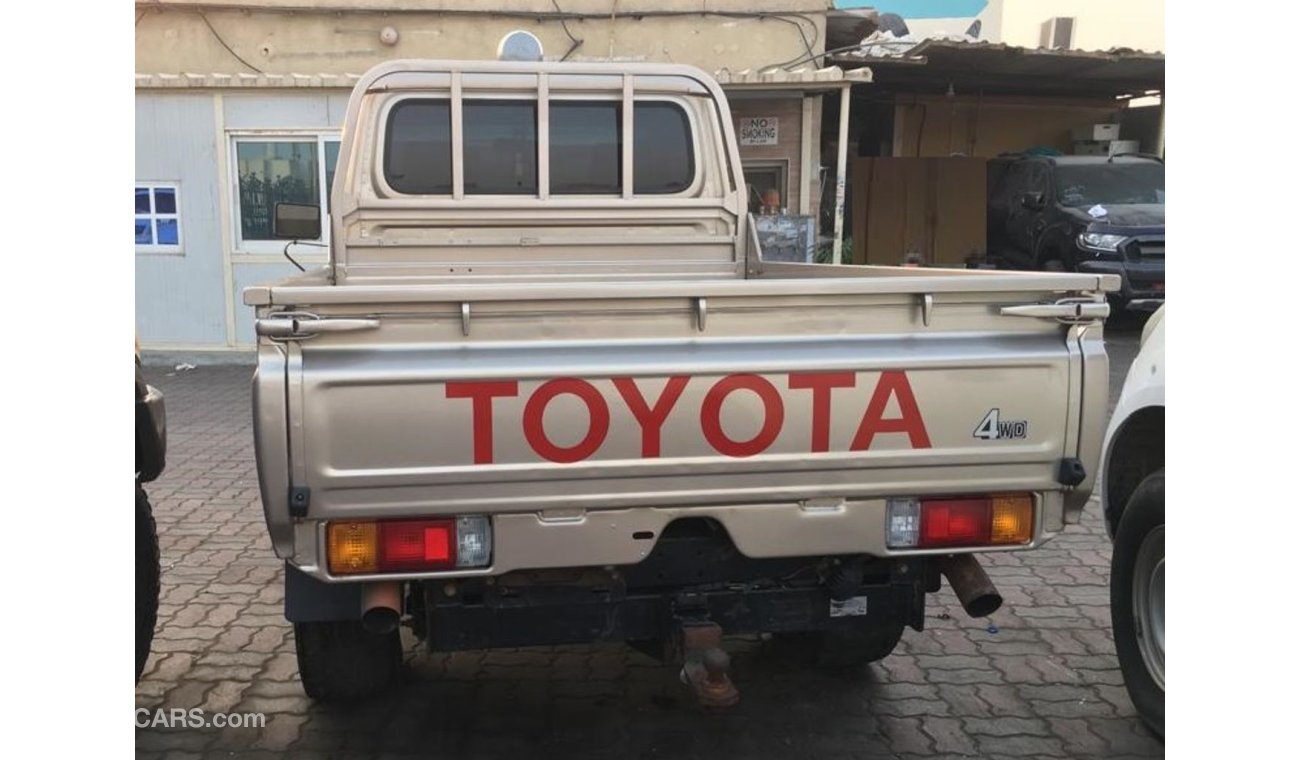 Toyota Land Cruiser Pick Up