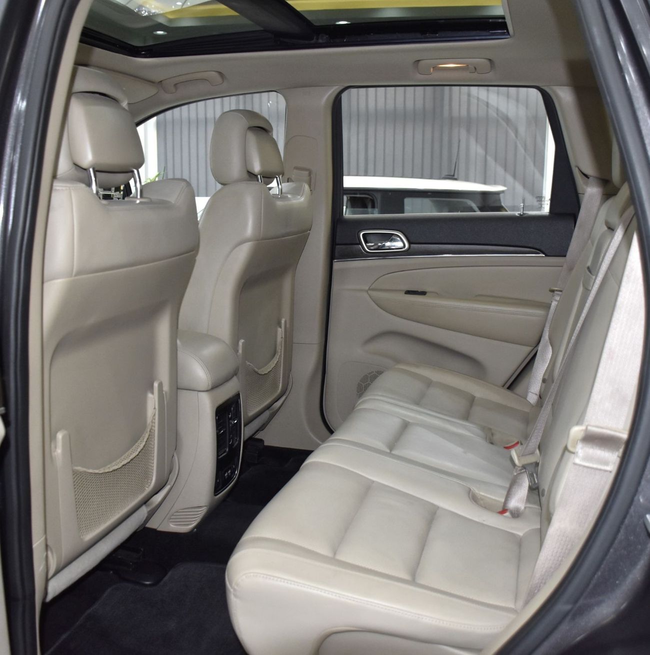 جيب جراند شيروكي EXCELLENT DEAL for our Jeep Grand Cherokee Limited 4WD ( 2015 Model ) in Grey Color GCC Specs